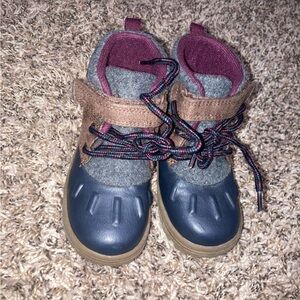 Carters duck boots size 7 toddler